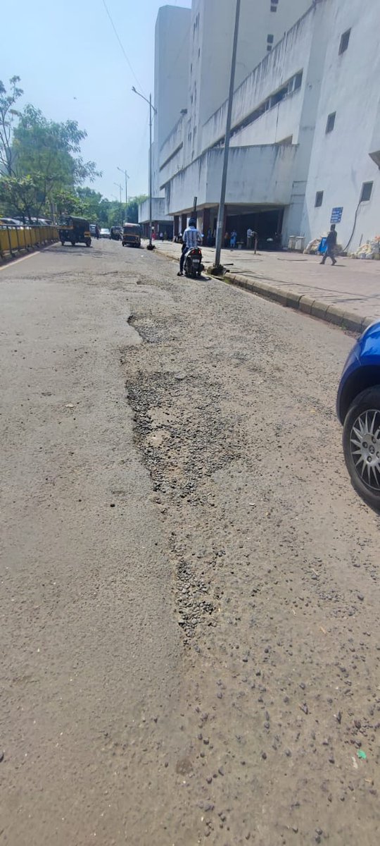 mannraj50's tweet photo. @CIDCO_Ltd Please repair internal roads of CBD Belapur Railway station, its in very bad condition since years. https://t.co/ZLt49CKvyd