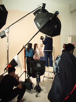 dshhfii's tweet photo. kemarin liat seliweran di app sebelah, bukannya si Dita Karang masi promosi lagu barunya di Korea ya kmren? kira2 photoshoot apa ya di Indo?? 😭🫣🤔

btw gorjess skalii blio 🫣😍 https://t.co/6XqcjKEgMc