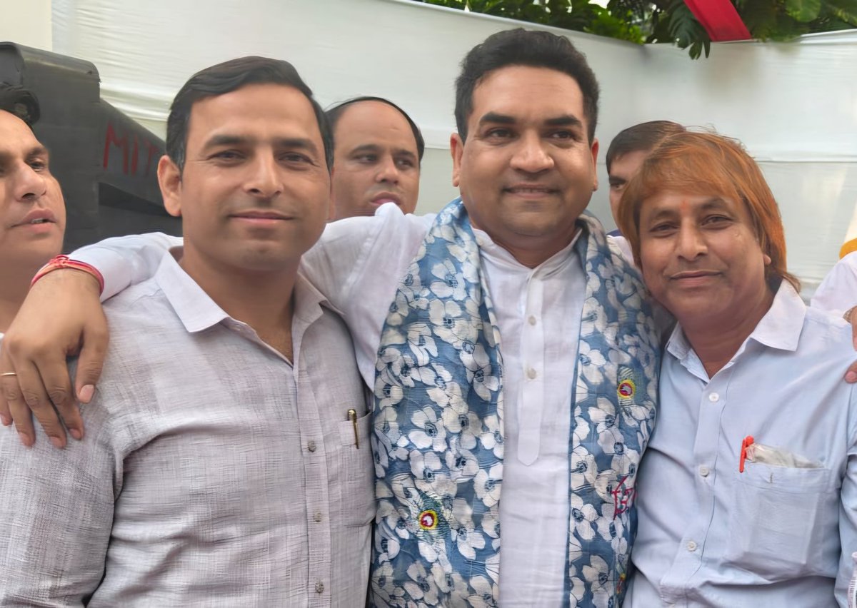 Sunil__Ind's tweet photo. Very very happy birthday dear brother @KapilMishra_IND https://t.co/xun5gRtmMi