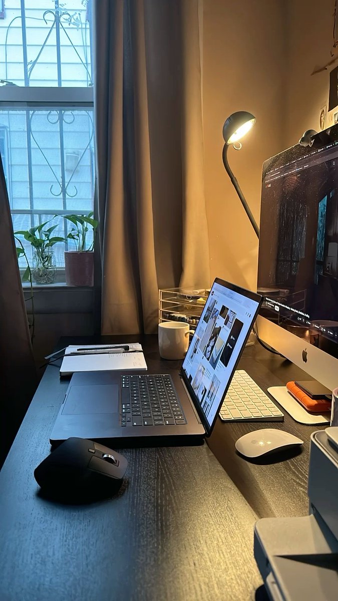 Ansh_twt's tweet image. Minimal Desk #ProofOfFortification #desk #desksetup #coding #programming #大河べらぼう #examtips #SharadRitu #nature #더블유