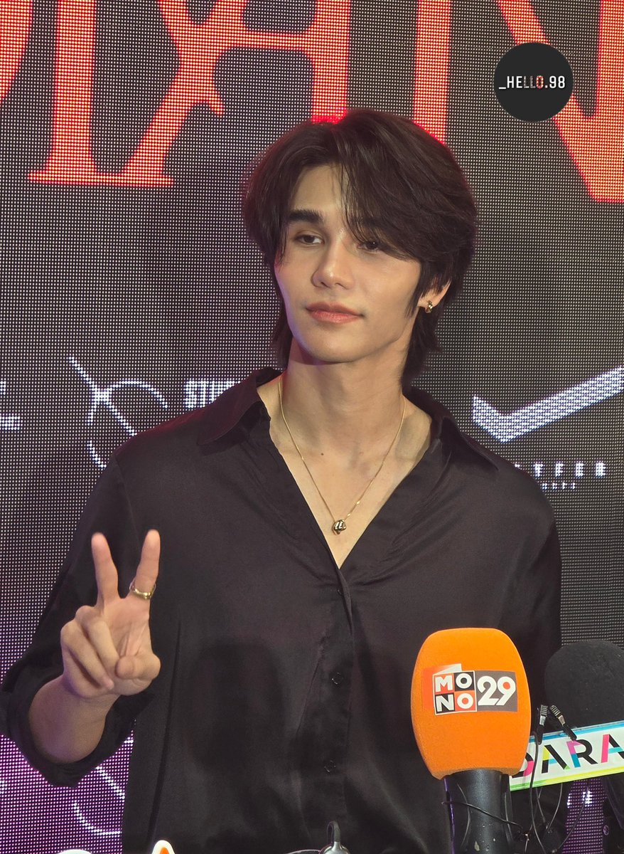 #JeffSatur  กับการเดินทาง ส่งท้ายฉากจบจักรวาล 'RED GIANT'
📌 youtu.be/vPNWxJ77I7Y?si…

ซิงเกิลภาษาไทย “ของขวัญปีใหม่ (Golden Night)” ชมมิวสิกวิดีโอพร้อมกัน 13 พ.ยนี้ &gt;เตรียมพบ 3 เพลงพิเศษจากอัลบั้มเต็มในวันที่ 17 พ.ยนี้!

#RedGiantEPAlbum 
#JeffSaturRedGiantEPAlbumListeningParty