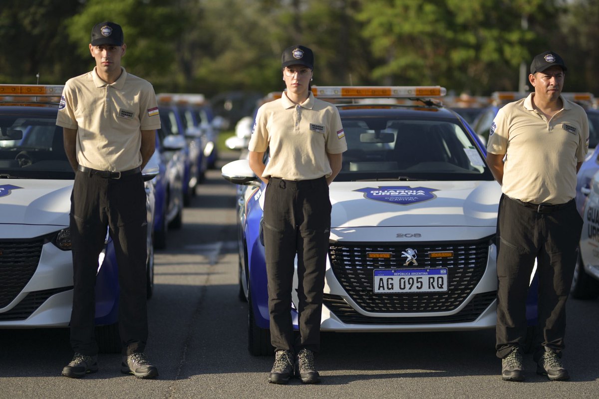 🔴 IMPUTARON A CLAUDIO VIGNETTA POR LA COMPRA IRREGULAR DE UNIFORMES DE LA GUARDIA URBANA

• El fiscal Anticorrupción Franco Mondino imputó al exsecretario de Seguridad municipal en la causa que investiga la compra de 400 uniformes para la Guardia Urbana por casi $99 millones.