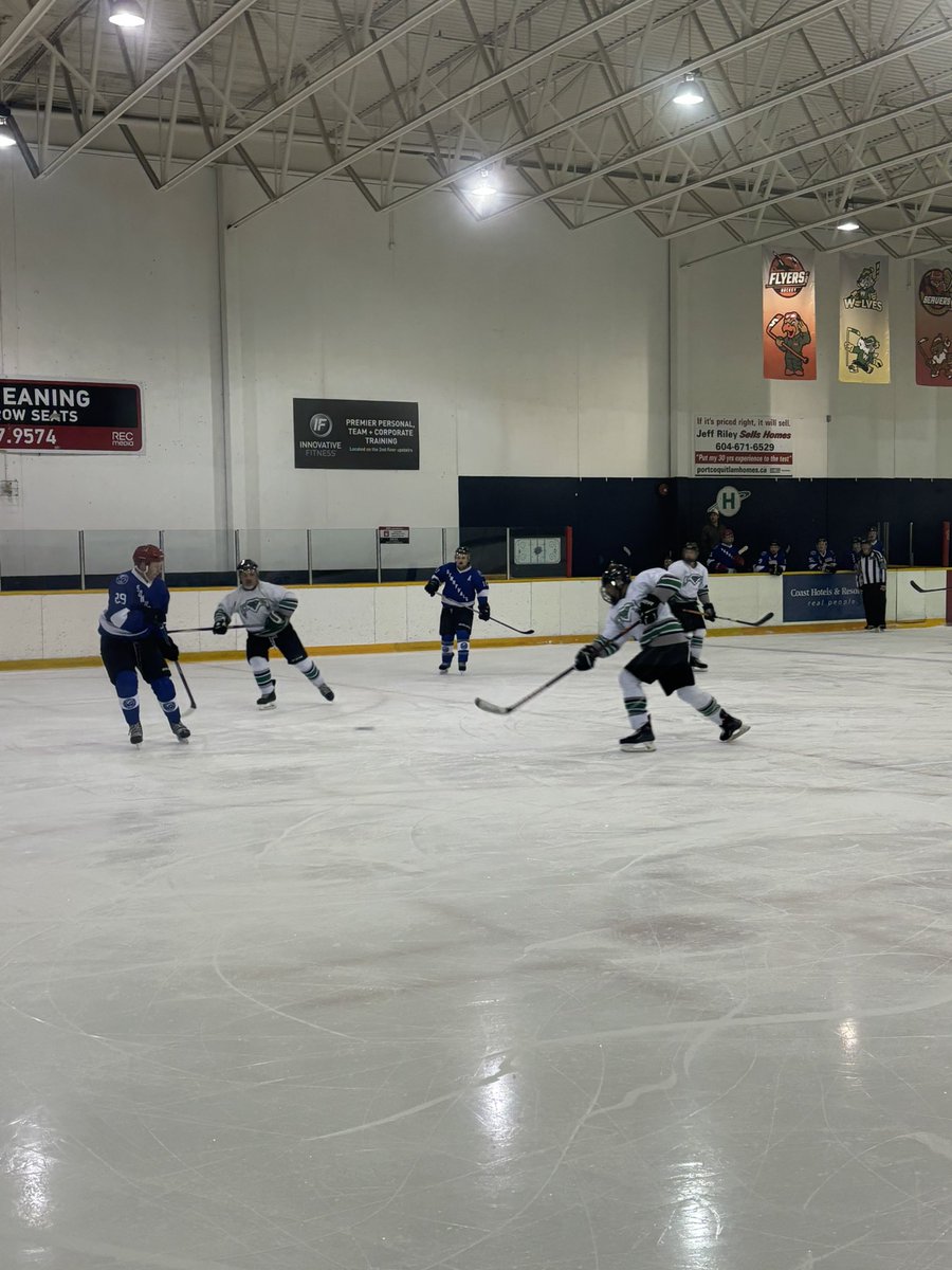 Div 3 action tonight between Sunnyvale &amp; Ice Storm