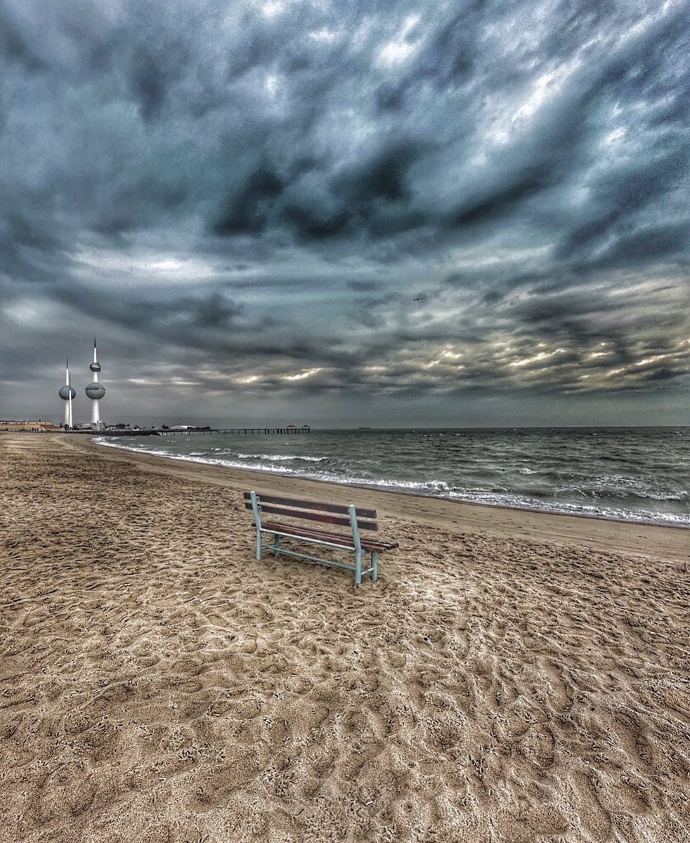 "اللهم احفظ الكويت وأميرها وشعبها من كل سوء، وأدم عليها نعمة الأمن والأمان والاستقرار، واجعلها بلداً آمناً مطمئناً سخاءً رخاءً، وارزق أهلها الخير والبركة". 

#صباح_الاجواء_الحلوه 🇰🇼