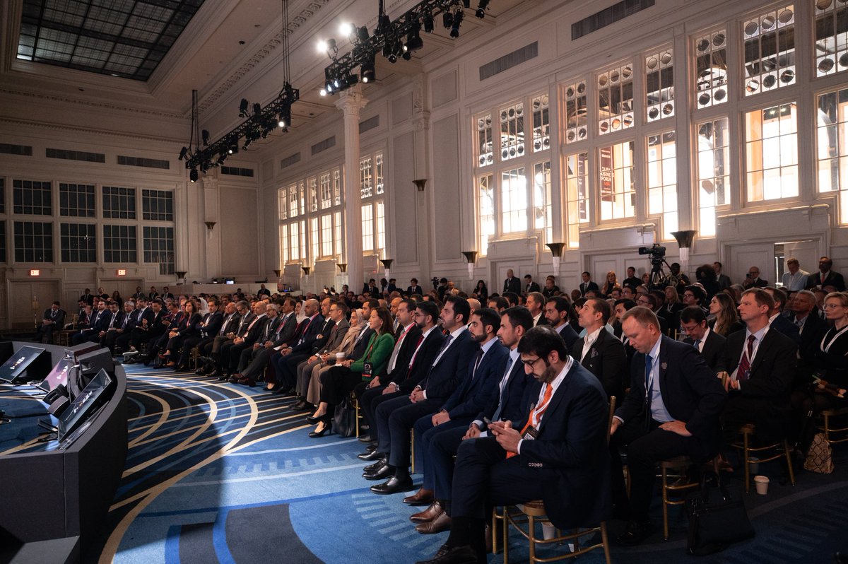 DXBMediaOffice's tweet photo. Dubai Chambers announces the opening of its first representative office in the United States, located in New York. The announcement was made during the Dubai Business Forum – USA, which was held in New York in the presence of 700 senior business leaders, investors, and officials. https://t.co/hlwmlp89Kx