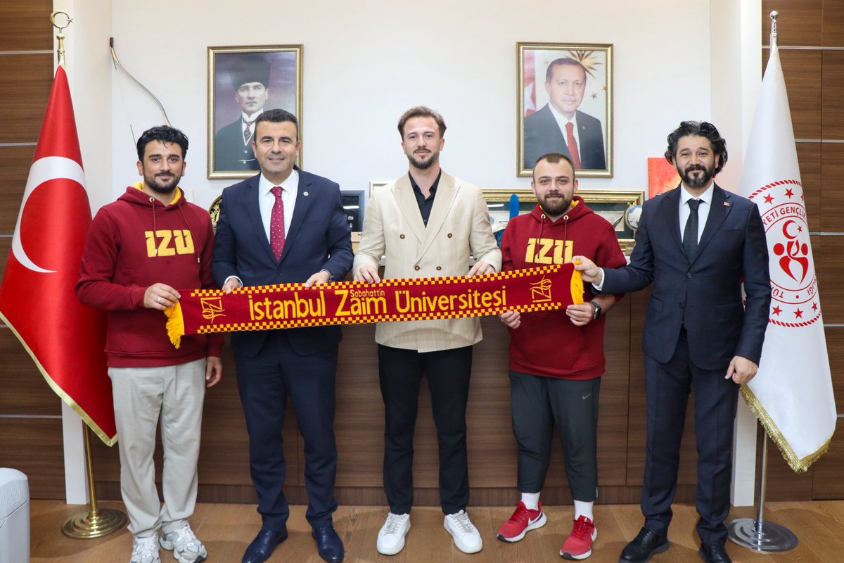 İstanbul Gençlik ve Spor İl Müdürü Sayın Muhittin Özbay’a ziyaret.

İZÜ ile İl Müdürlüğü arasında yürütülebilecek ortak projeler üzerine verimli bir görüşme gerçekleştirdik.

Nazik misafirperverlikleri için teşekkür ederiz.

<a href="/muhittinozby/">Muhittin Özbay</a>