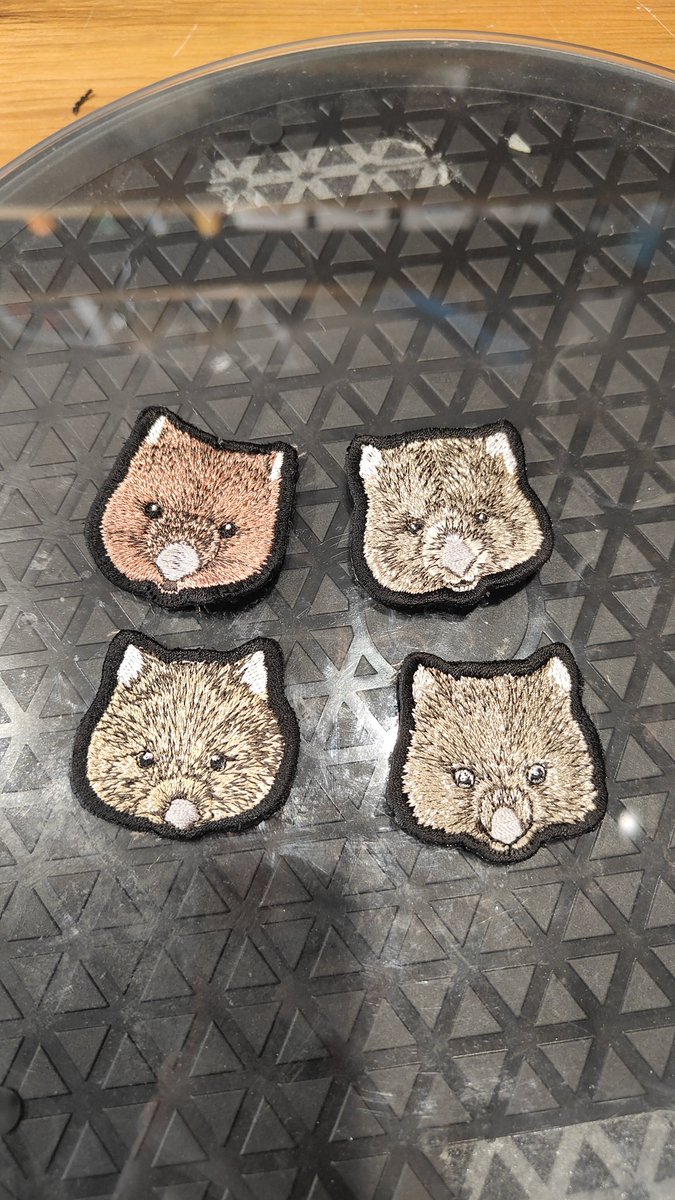 【まーちゃんさま】*pottery animal ✵ツリーを見つめる ワンちゃん 飼猫 (@kaineko2929) / Posts / X