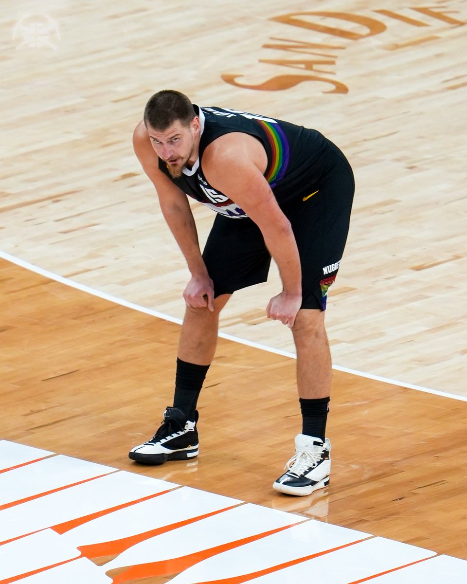 WHAT IS HAPPENING

Jok has 52 points through three quarters