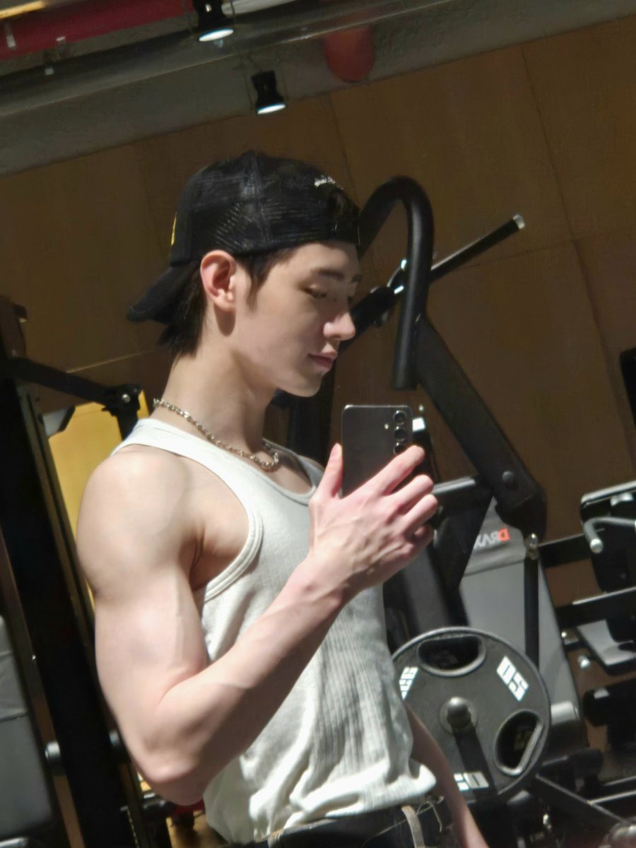 02jjwon's tweet image. #whoremembers #ifuckingdo #ITHURTS