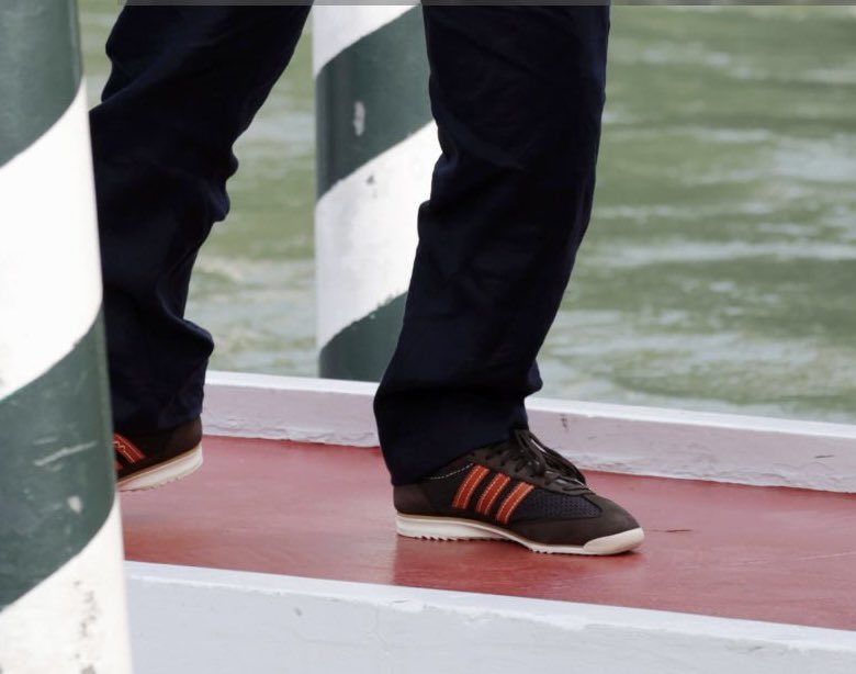 ち、ちがうと思うんだけどさ…似てるしわたしの頭は腐ってるからさ……👀✨️