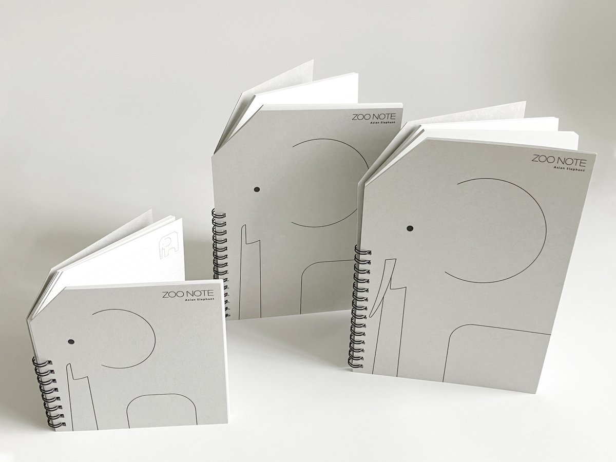 🐘11月16日は「ぞうさんの日」🐘

11月16日は「ぞうさんの日」です。

弊社オリジナルのリングノート「ZOO NOTE（ゾー・ノート）」は、
ゾウの鼻のシワをリングで表現した、まるでゾウそのもののデザイン。

小ゾウと親ゾウ、どちらも人気です！
ご自身用にも、ギフトにもぴったり🎁