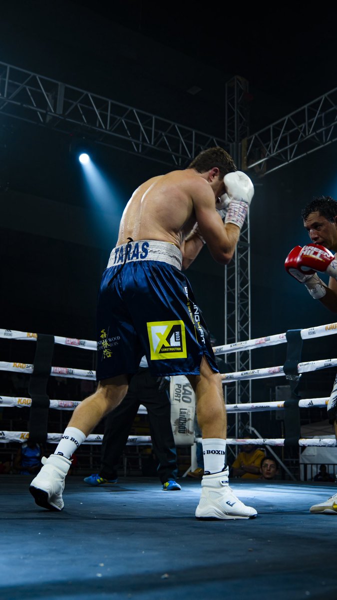Another bright and confident victory! Record improved to 21-0,12 KO’s🔥🔥🔥
2025 - 2 fights, 2 wins!
Looking forward to 2026 😎🇺🇦🇺🇸

#Quito #Ecuador #TarasShelestyuk #Boxeo #Boxing