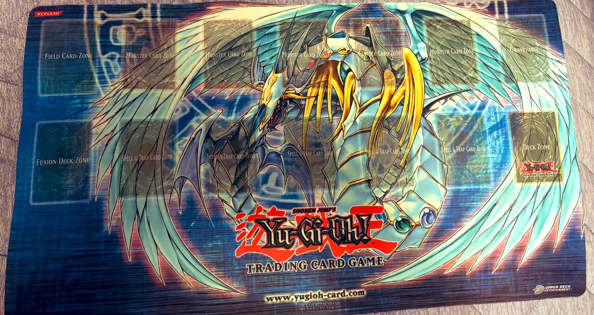 linear_blue2's tweet image. かれんさんが飽きて足拭きマットとして使ってたらしいから、俺が買い取りました……