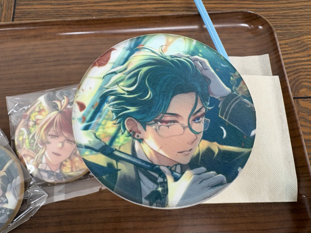 グラッテ！ようやく飲みにこれた😭ここのとこ休みが全然なくて…。というか推しの顔崩せないんですが！？！？今からこれを摂取するの？？？？