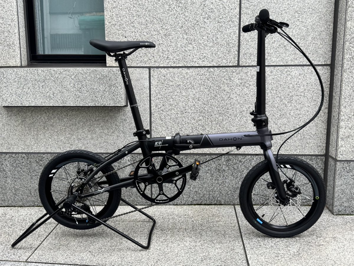 bestsports_kh's tweet photo. #DAHON 『K9X』が近々入荷予定となっております。
ご予約を承っておりますので、
お探しだった方はぜひご来店いただき
ご予約の方お願いいたします。
メーカー希望小売価格¥141,900(税込)が
15%OFFの¥120,615(税込)‼
#街乗り #K9X #bicycle #自転車 #ベストスポーツ #BESTSPORTS #神田 #秋葉原 #岩本町 #東神田 #自転車店 #minivelo #おりたたみ自転車 #フォールディングバイク #foldingbike