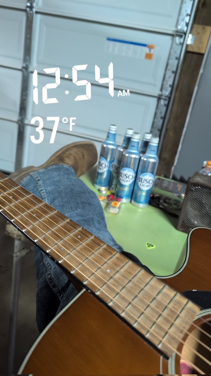 dustinv916's tweet image. It&apos;s cold with a shitty space heater at 1am but you&apos;re learning songs bc it&apos;s what you like to do #buschlight