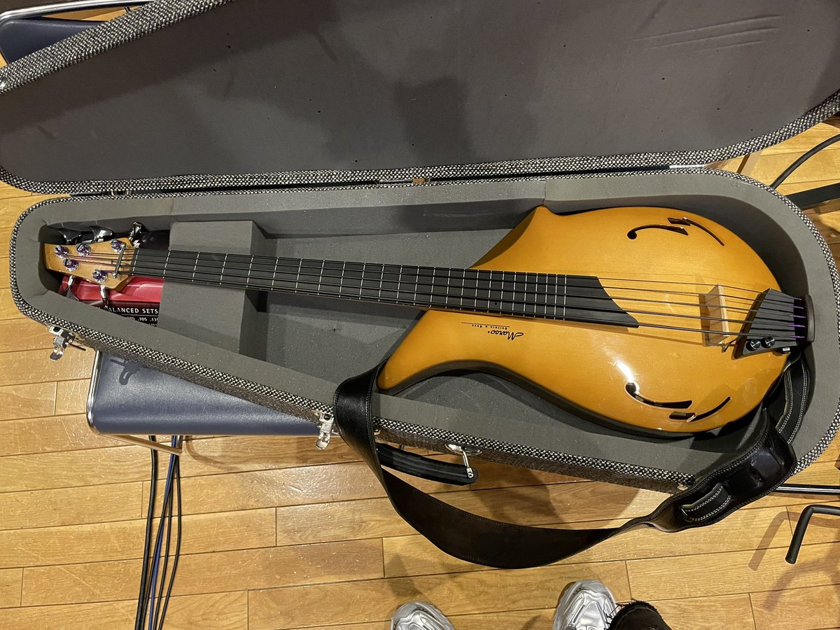 お借りしてるこのベースでRecめっちゃいい感じでした😃 ケースも可愛い