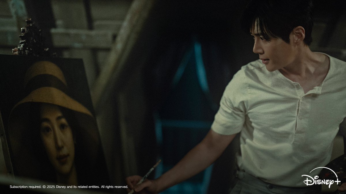 DisneyPlusSG's tweet photo. Hauntingly beautiful. Here's a sneak peek of Suzy and Kim Seonho in #PortraitsofDelusion (working title). Coming soon to #DisneyPlusSG. https://t.co/PnEylVWgya