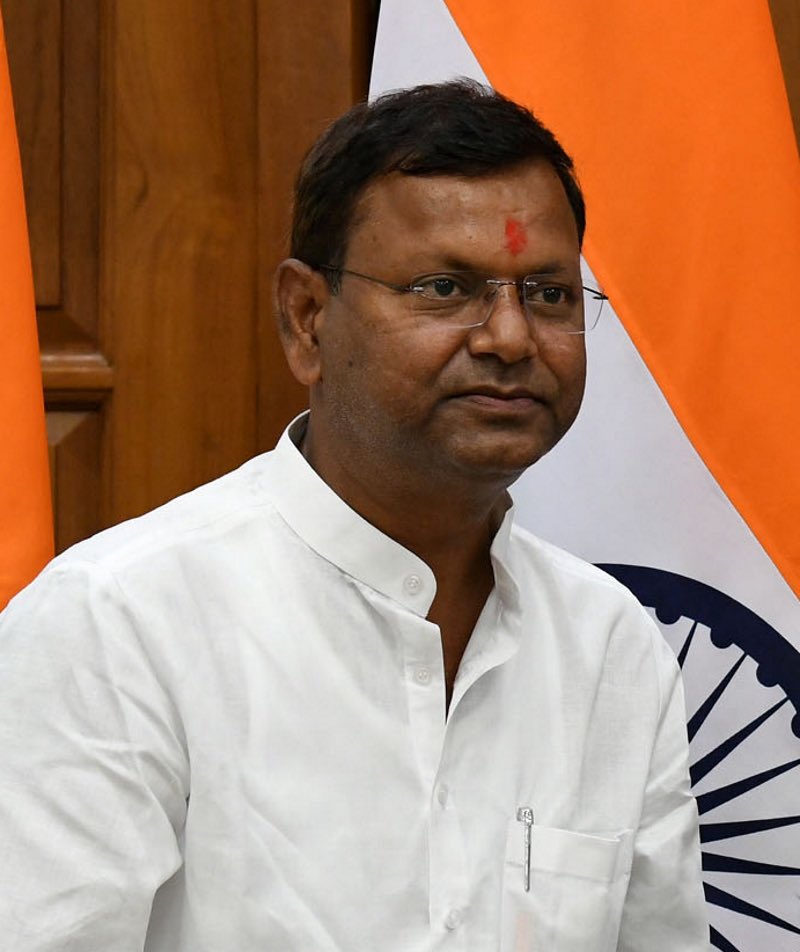 SuVe4Madurai's tweet image. நகைக்கடன் பிரச்சனை;

மக்களுக்கு பாதகமான முடிவை ஒரே நாளில் நடைமுறைப்படுத்திய வங்கிகள்.
அந்த முடிவை கைவிடவேண்டும் என்ற உத்தரவை நிறைவேற்ற ஒன்பது மாத அவகாசம் கேட்பது அபத்தம்.

நகைக்கடன் தொடர்பாக
ரிசர்வு வங்கியின் உத்தரவை உடனடியாக நடைமுறைப்படுத்த நிதியமைச்சகம் முன்வர வேண்டும். 1/2…