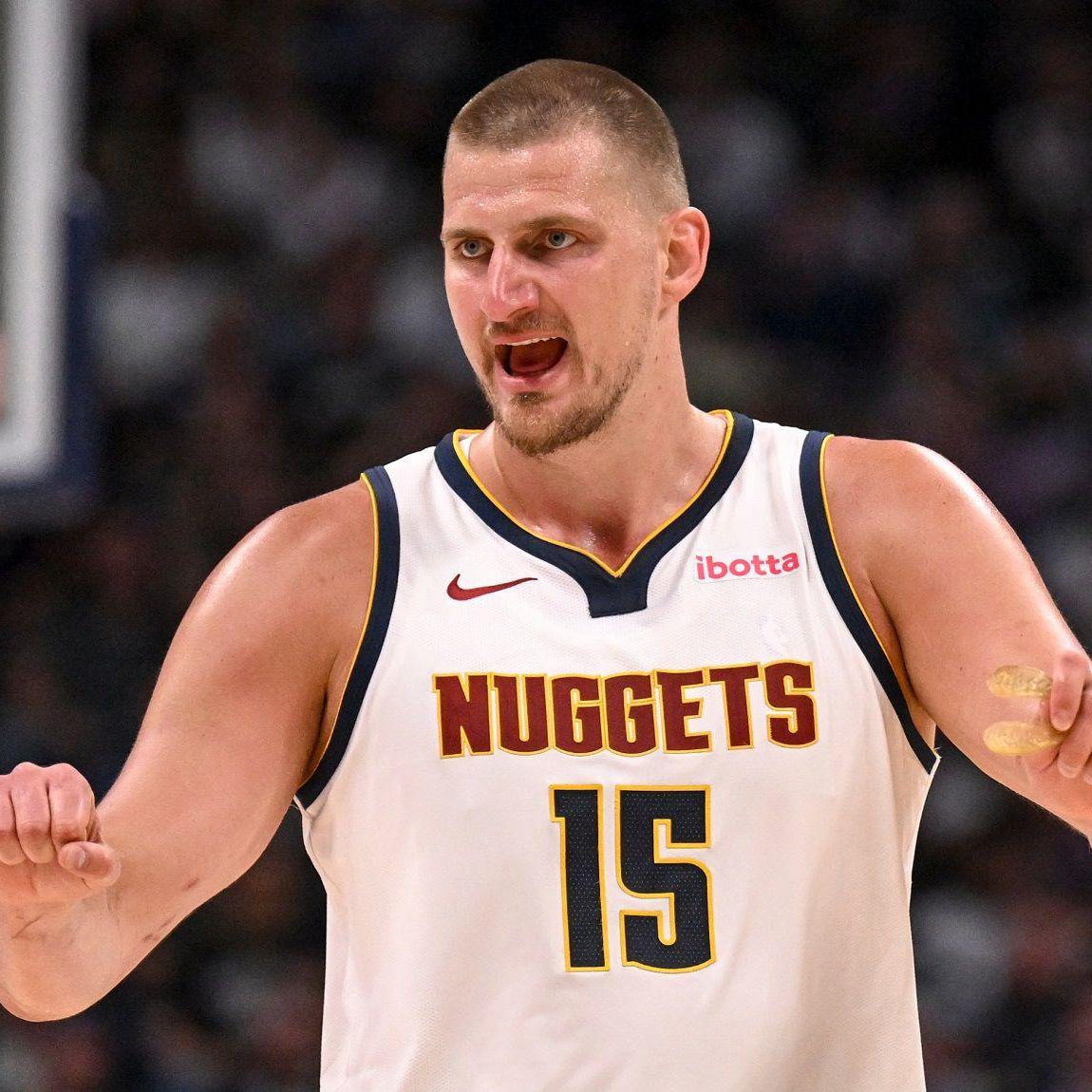 Nikola Jokic w ciągu ostatnich 28 godzin, w dwóch meczach wyjazdowych: ✅️Vs Kings: 35 pkt, 15 zb, 7 as, 16/19 FG, 3 TO, 33 minuty ✅️Vs Clippers: 55 pkt, 12 zb, 6