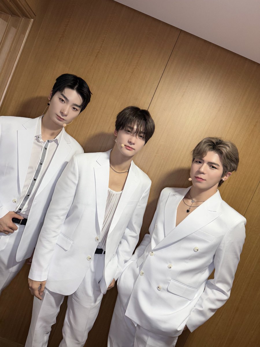 📸 POST du 10.11.25

On ne souhaite pas vraiment avoir affaire à la Cour suprême — mais aujourd’hui, c’était pour une raison heureuse ! ⭐️

#BigOcean #빅오션 #CHANYEON #찬연 #PADO 

<a href="/Big_O_cean/">Big Ocean_official</a> 

🌸