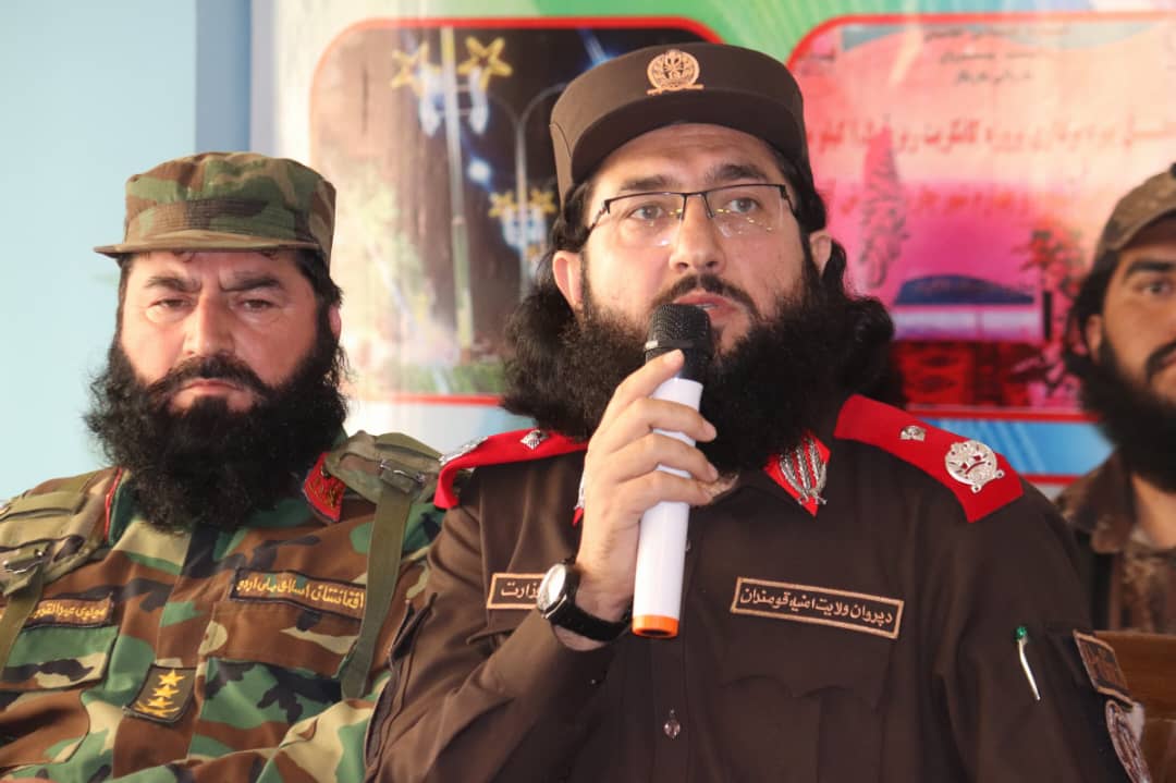 قاری محمد جاوید ضیاء الرحمن قوماندان امنیه از تامین امنیت سراسری و دست آوردهای پولیس اسلامی در سطح پروان گزارش ارایه کرد و نقش مردم را در تامین امنیت و گرفتاری مجرمین و متخلفین نهایت برجسته خوانده وجود امنیت موجود را مدیون تلاش های شبانه روزی نیرو های امنیتی و همکاری مردم دانست.