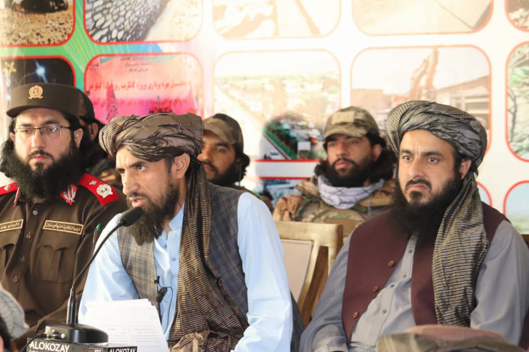 قاری محمد صدیق مخلص رئیس استخبارات پروان ضمن ارایه معلومات پیرامون کارکردهای یک ساله شان گفت: پیام ما به کفار  حربی و دشمنان فریب خورده نظام اسلامی این است که ملت افغان متحد، متفق هستند و به آرزوی شان که نظام اسلامی بود رسیدند به هیچ گروه و شخصی اجازه اخلال امنیت شان را نمی دهند.