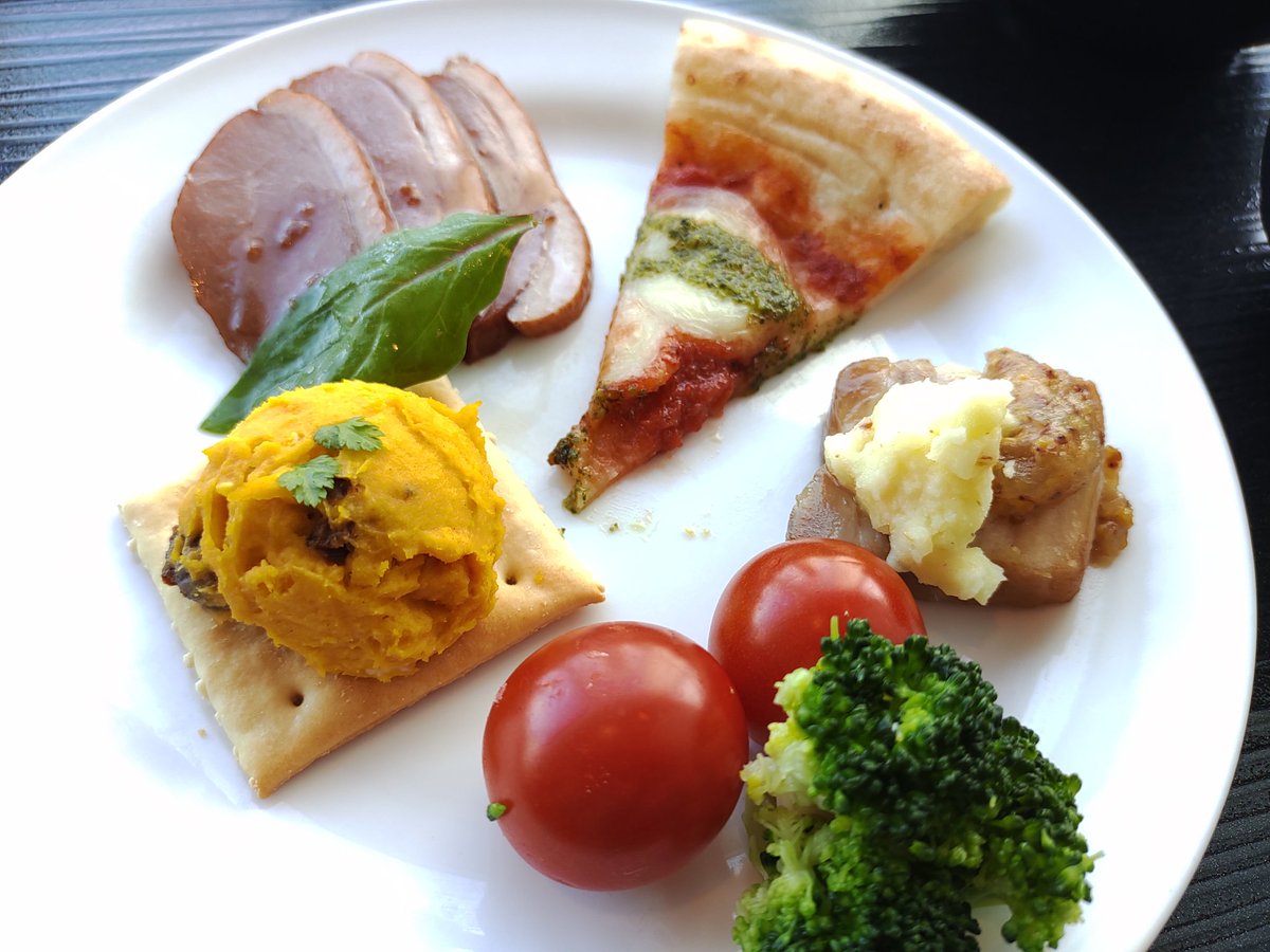 yukk_run's tweet image. しっかり走ってしっかり栄養を取る！
今月も適度に走れていて、
土曜5km走17&apos;57、
日曜30km走2:04&apos;03、
今朝6km閾値走3&apos;39/km
のポイント練習😊

平均すると週４日のラン🏃‍♂️
その他の日は隙間時間で、ケア&amp;amp;走りを良くするためのトレーニング。
これで十分速くなれてる😃