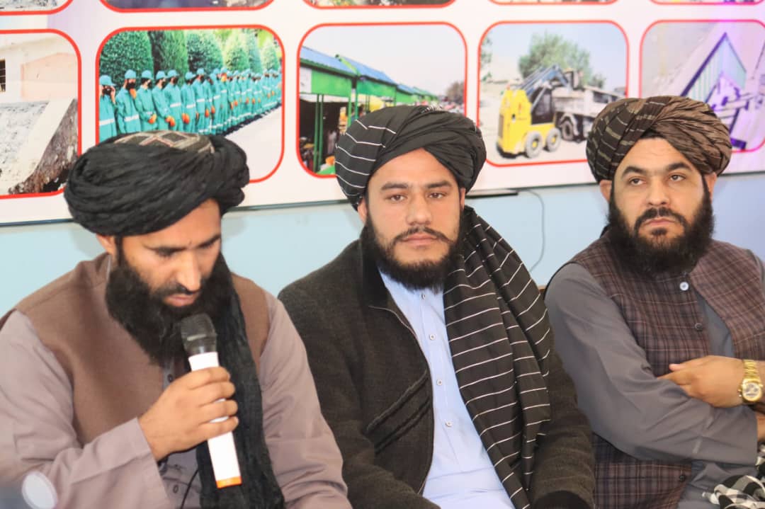 مولوی شمس الحق صدیقی رئیس اطلاعات و فرهنگ در گفتمان شهری وضعیت فرهنگی پروان را رضایت بخش خوانده برگزاری نمایشگاه کتاب، هماهنگی با رسانه ها، نظارت و مراقبت از ساحات تاریخی و باستانی، ارتقای ظرفیت جوانان، جمع آوری سوانح و کارنامه های شهدا را از کارهای عمده آن اداره عنوان کرد.