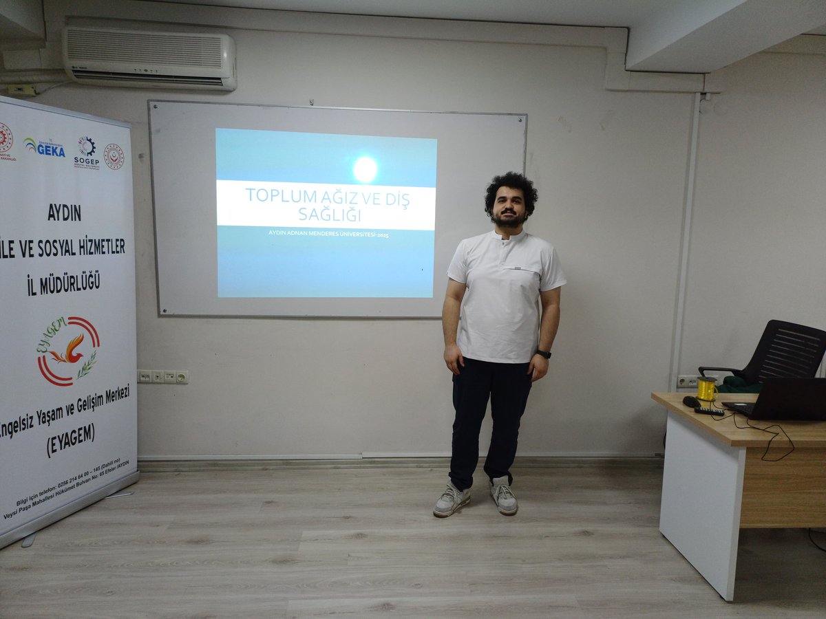 Pedodonti Anabilim Dalı Dr. Öğr. Üyesi Bahar Melis AKYILDIZ ve intörn öğrencileri, Aydın Aile ve Sosyal Hizmetler İl Müdürlüğü'nden hizmet alan çocuklara yönelik ağız ve diş sağlığı ile ilgili bilgiler aktarmanın yanısıra model üzerinde uygulamalı diş fırçalama eğitimi verdiler.