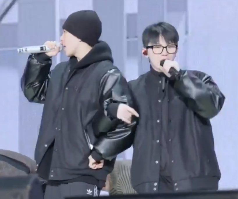봄 tweet media