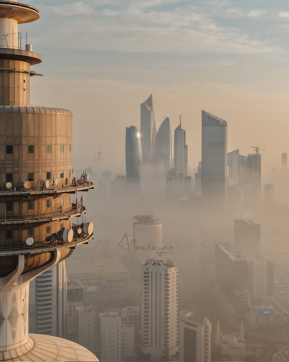 لا تتضايق من أيامك !!

فالحلوة منها أعطتك سعادة..
 والحزينة منها أعطتك خبرة..
أما القاسية منها فقد أعطتك دروساً..

كل ما نحتاجه هذه الأيام جُرعة صبر ورضا بالقدر ..

فيارب أنك جميل تحب الجمال فـ جمّل أيامنا وجمّل حظوظنا وجمّلنا بأحسن الأخلاق..

آمين يارب العالمين ☝️