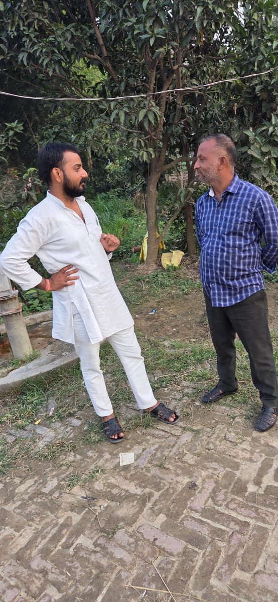 AbhisheknirajRG's tweet image. हम हर उस परिवार के साथ हैं,
जो हमारे क्षेत्र के उज्जवल भविष्य का सपना देखता है।
क्योंकि जब सबका साथ होगा,तभी क्षेत्र का विकास होगा।
#अपनोंकेसाथ #जनसेवा #क्षेत्रविकास #सुखदुखमेंसाथ
@RahulGandhi जी