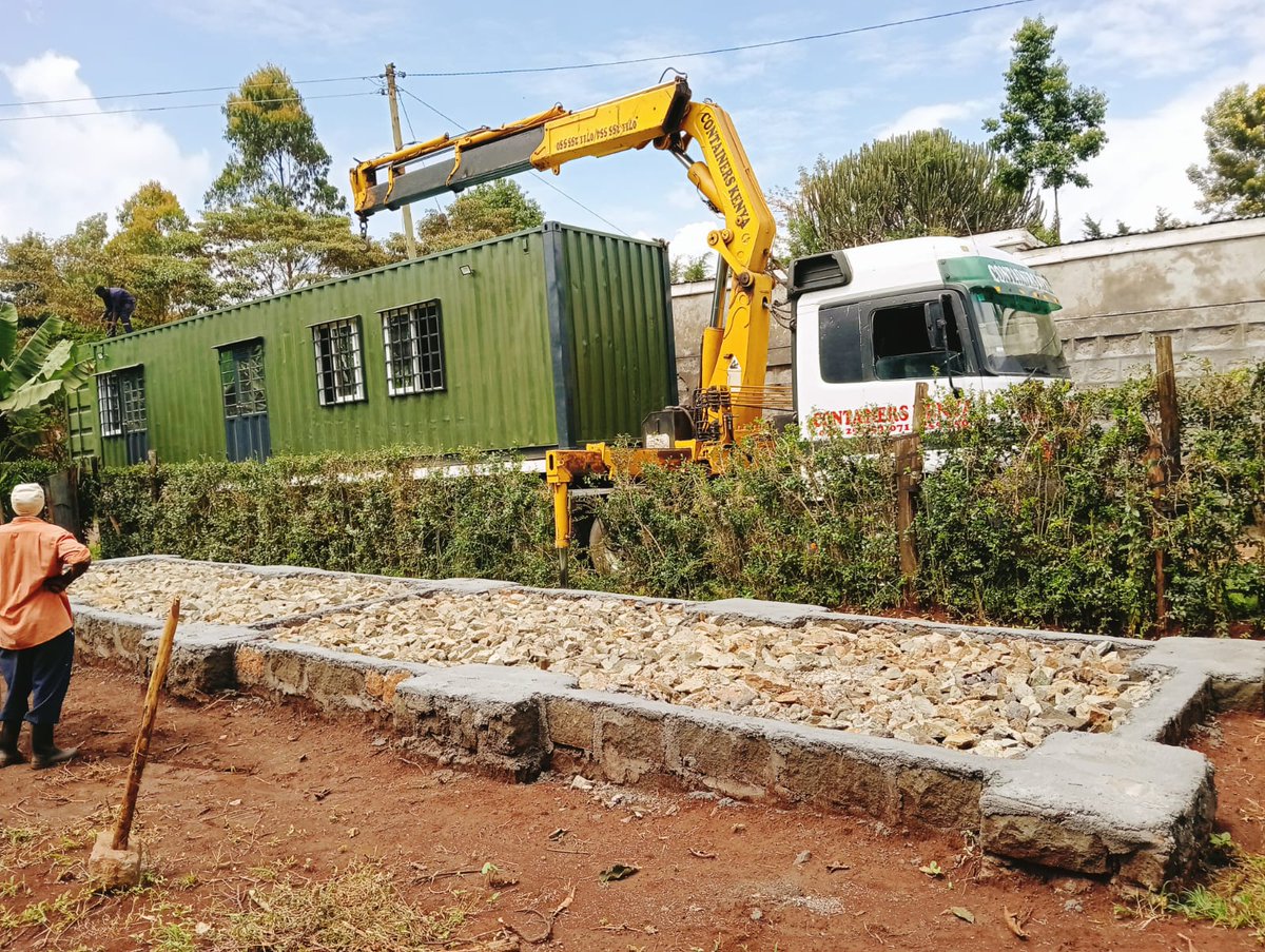 _KabiruMuraya's tweet image. We fabricate shipping containers to amazing livable houses, offices, ablution blocks Airbnb&apos;s, shop stalls. 
Houses; bedsitter, 1bdrm, 2bdrm &amp;amp; 3bdrm 
📲: 0768456667 for quotation. 
#containers