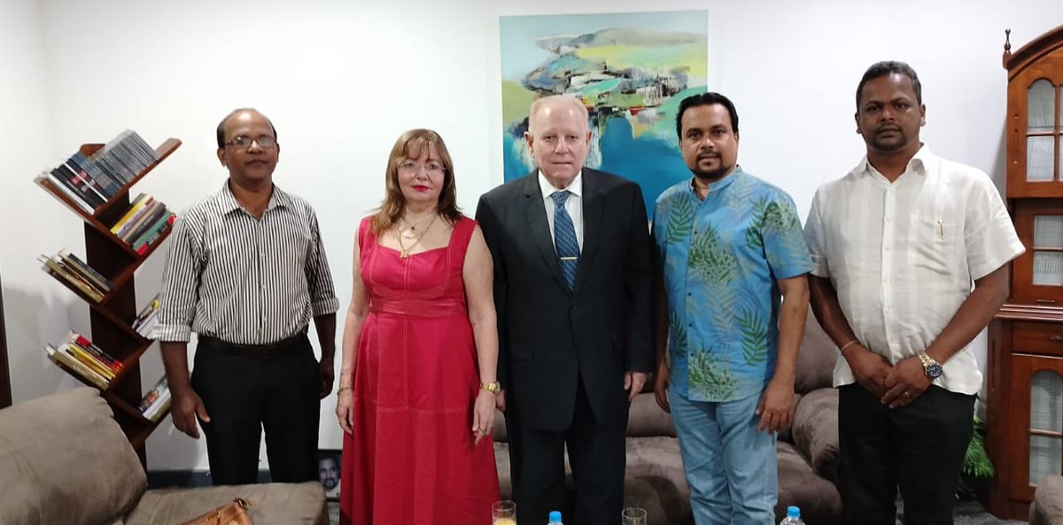 In a farewell meeting between the 🇨🇺ambassador to  🇱🇰, <a href="/AndresMarceloG/">Andrés Marcelo González Garrido</a>, and Wimal Weerawansa, president of the National Freedom Front (NFP) party, he expressed his gratitude for the unwavering support and solidarity that his political organization has always shown to Cuba.