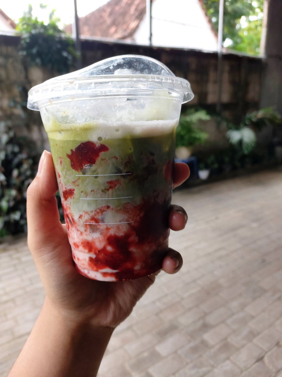 suhregss's tweet image. apa gw jualan matcha ama kopi aja kali yeeee #lumayan #perintis
