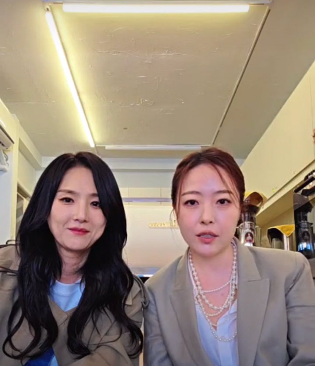 CHARMSAE516's tweet image. 경🎉찐자매크로스 유튜브개설! 12월 오픈예정🎉축

왔다 라방이!!!!!!!!!
온다 찐스 유튜브가!!!!!!!!!!!!!!!!