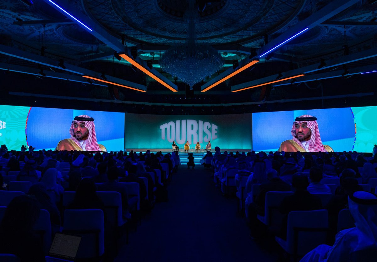 SaraAlfrayan's tweet image. ملخص القوة من منتدى TOURISE 🎯!

بمركز الملك عبدالعزيز.. تمت &quot;إعادة رسم مستقبل السياحة العالمية&quot;.
حضور قادة من +80 دولة.. استثمارات بـ 113 مليار دولار.. أجندة تركز على الـ AI والنمو المستدام..

#TOURISE #السياحة_السعودية #رؤية_2030