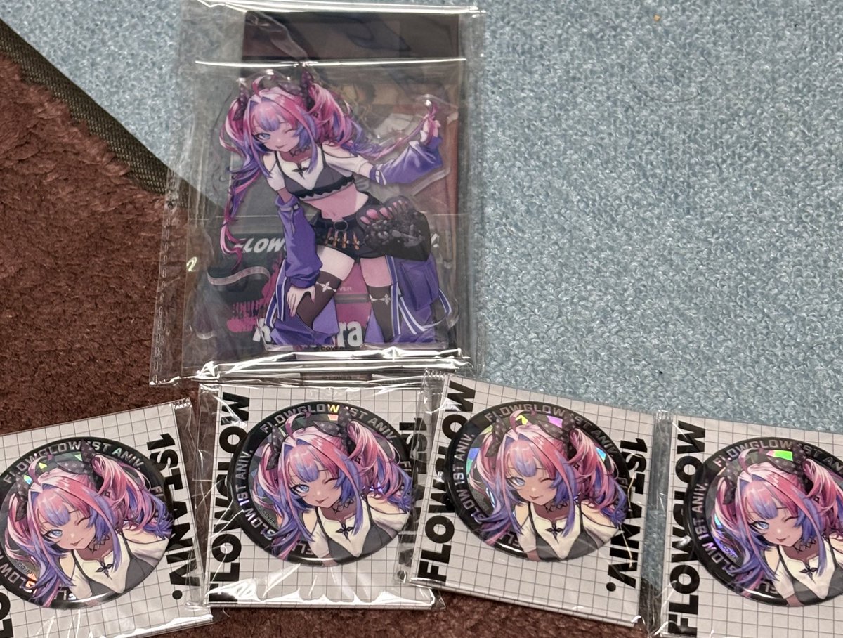 ヴィヴィちゃん1周年記念グッズ届いたよ‼️ やばーい ヴィヴィちゃんの