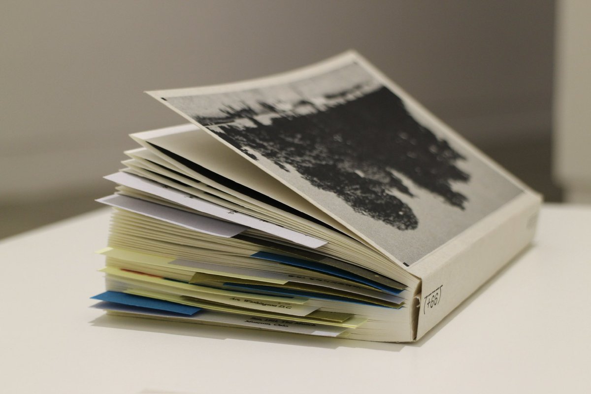 onelookinside's tweet image. #디자인트친소 #디자인_트친소

현재 졸업전시를 올리고 있는 시각디자인과 사학년입니다😁  주로 그래픽, 북디자인, 레터링, 사진과 영상 등(…)에 관심이 많고요, 피지컬과 디지털을 오가는 그래픽들에 대해 고민합니다…🪺🪷 🔄