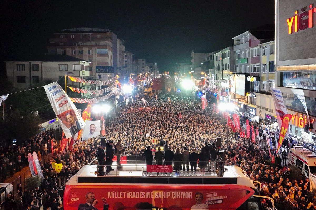 Millet iradesine sahip çıkıyor.
📍 Sultanbeyli Kent Meydanı
