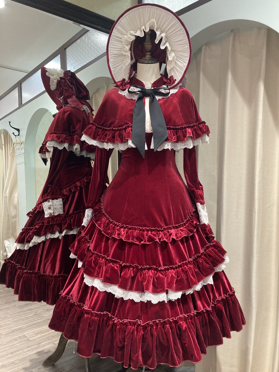 こんにちは♪ #星箱横浜店 です🐼  新作入荷 // 🎠シュヴァルドール