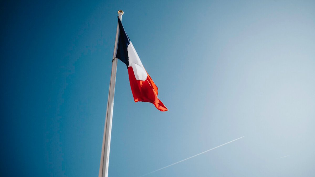 PoliceNationale's tweet image. #NoublionsJamais | ⚫️ 130 vies fauchées. Des centaines de blessés. Une nation à jamais marquée. En ce jour de mémoire, nous rendons hommage aux victimes, à leurs proches, et à tous ceux qui ont fait face : policiers, gendarmes, pompiers, secouristes, soignants, citoyens, unis…