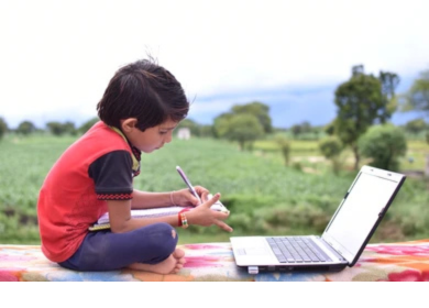 apnipathshala_'s tweet image. When lessons end, learning shouldn’t.
But many students lose access once school hours are over.
Super 100 changes that - giving them personal Apna PCs to keep learning after class. 

super100.eklavya.io
#Super100 #ApniPathshala #EducationForAll