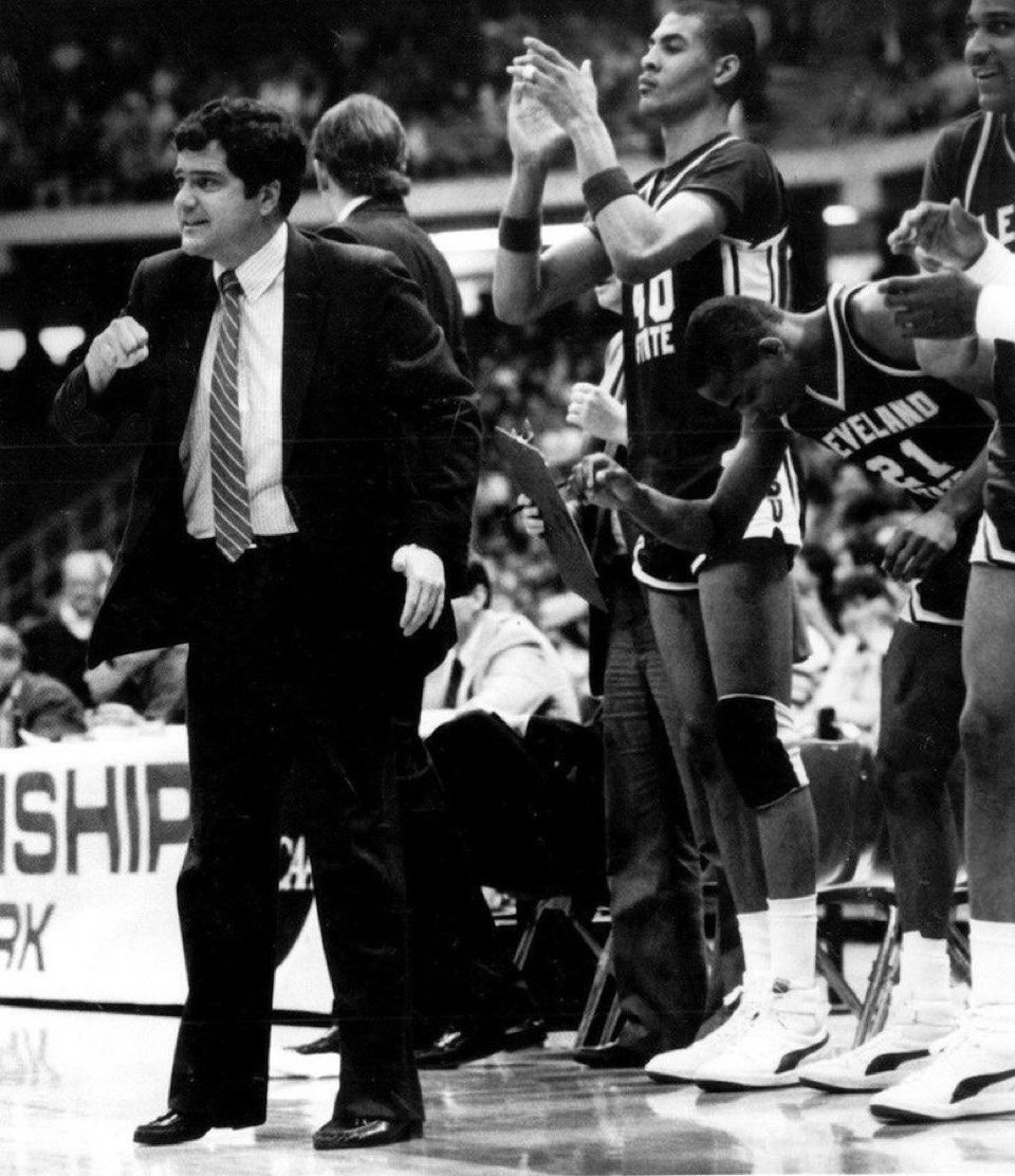 wojespn's tweet image. Heartbroken to learn of the passing of Kevin Mackey, a force of nature, an innovator, a brilliant basketball mind and an all-time gym rat. I learned a lot about basketball, life and redemption from him. From the Run ‘N Stun at Cleveland State to Larry Bird hiring him as a Pacers…