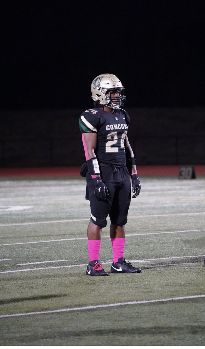 Jacari_gibson's tweet photo. https://t.co/2ogJektaKT senior highlights. https://t.co/ffwdsywFoh