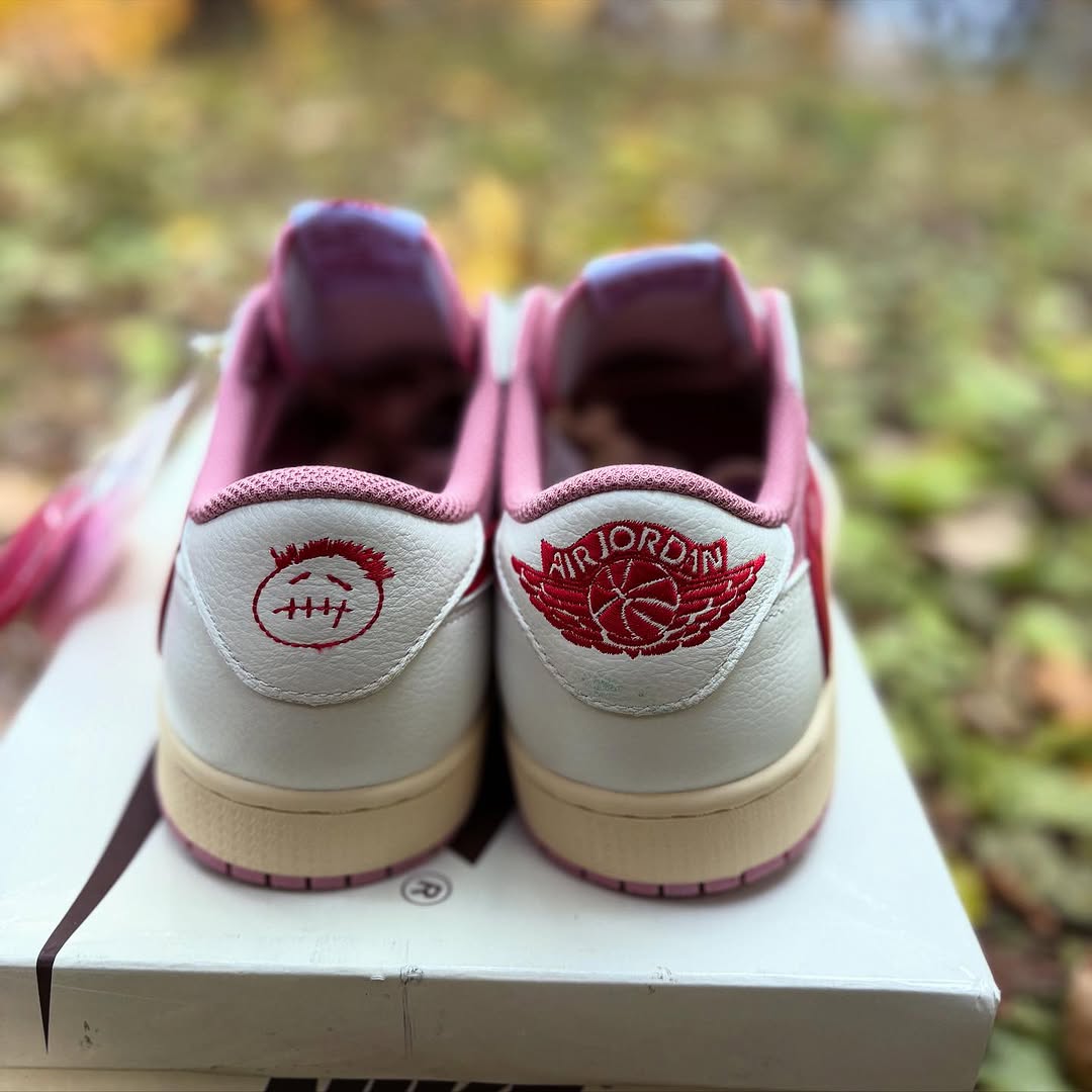 JustFreshKicks tweet media