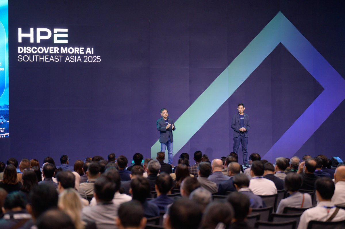 HPE_APAC's tweet image. At #HPEDiscover More AI Southeast Asia 2025, the opening keynote spotlighted how HPE is simplifying complexity, accelerating AI adoption, and unifying hybrid cloud and networking to help enterprises transform faster, smarter, and securely. hpe.to/60177XP6W