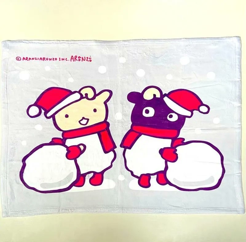 netchan's tweet photo. 小さい毛布の新柄が発売になりました！軽くて肌触りがいいので手放せませんよ。ぜひ使ってみてね。
https://t.co/06jCmkpiIq #アランジアロンゾ https://t.co/GaZ6q93Q6Z
