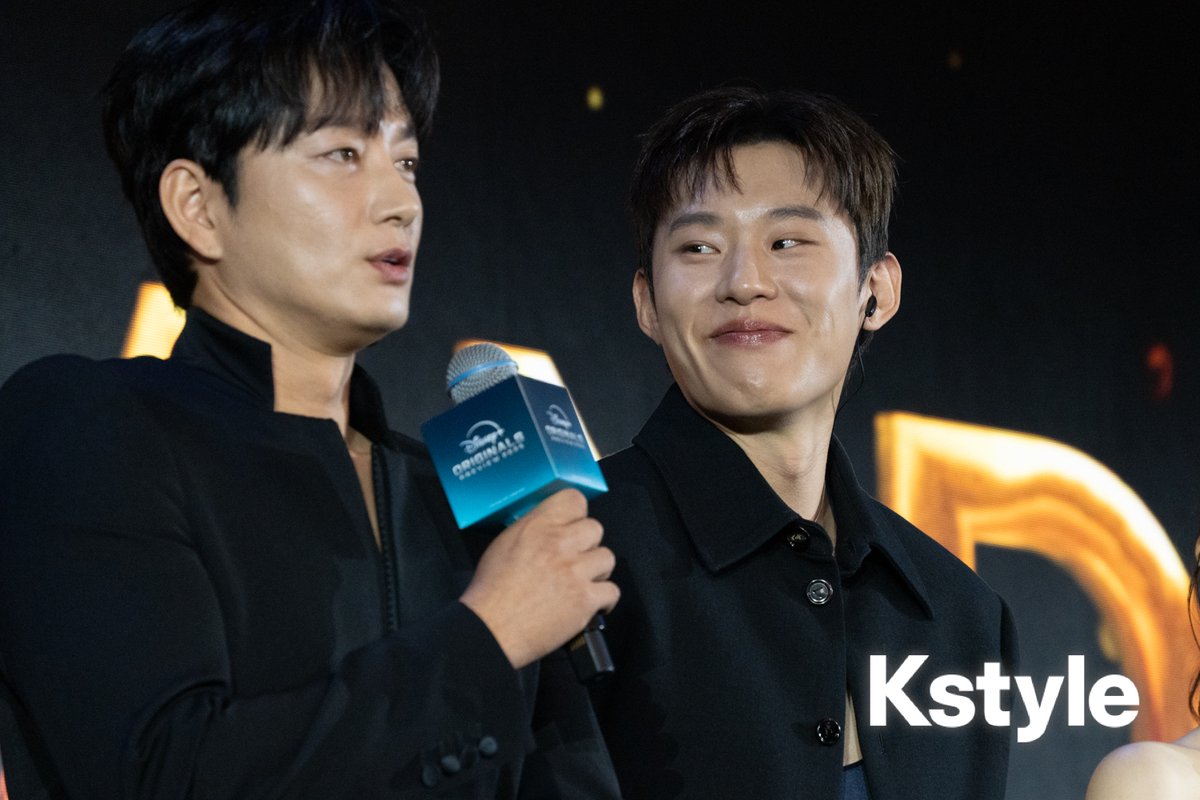 Kstyle_news's tweet photo. 【PHOTO】
パク・ボヨン＆キム・ソンチョル＆イ・ヒョヌク
「ゴールドランド」をPR💪

「ディズニープラス・オリジナル・プレビュー2025」に登場！

▼ソ��カットあり（写真14枚📸） 
https://t.co/1qw4irm50s

#パクボヨン #キムソンチョル #イヒョヌク
 #ゴールドランド https://t.co/mh31bS6Hfb